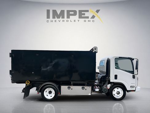 Used 2024 Chevrolet Low Cab Forward RWD image 6