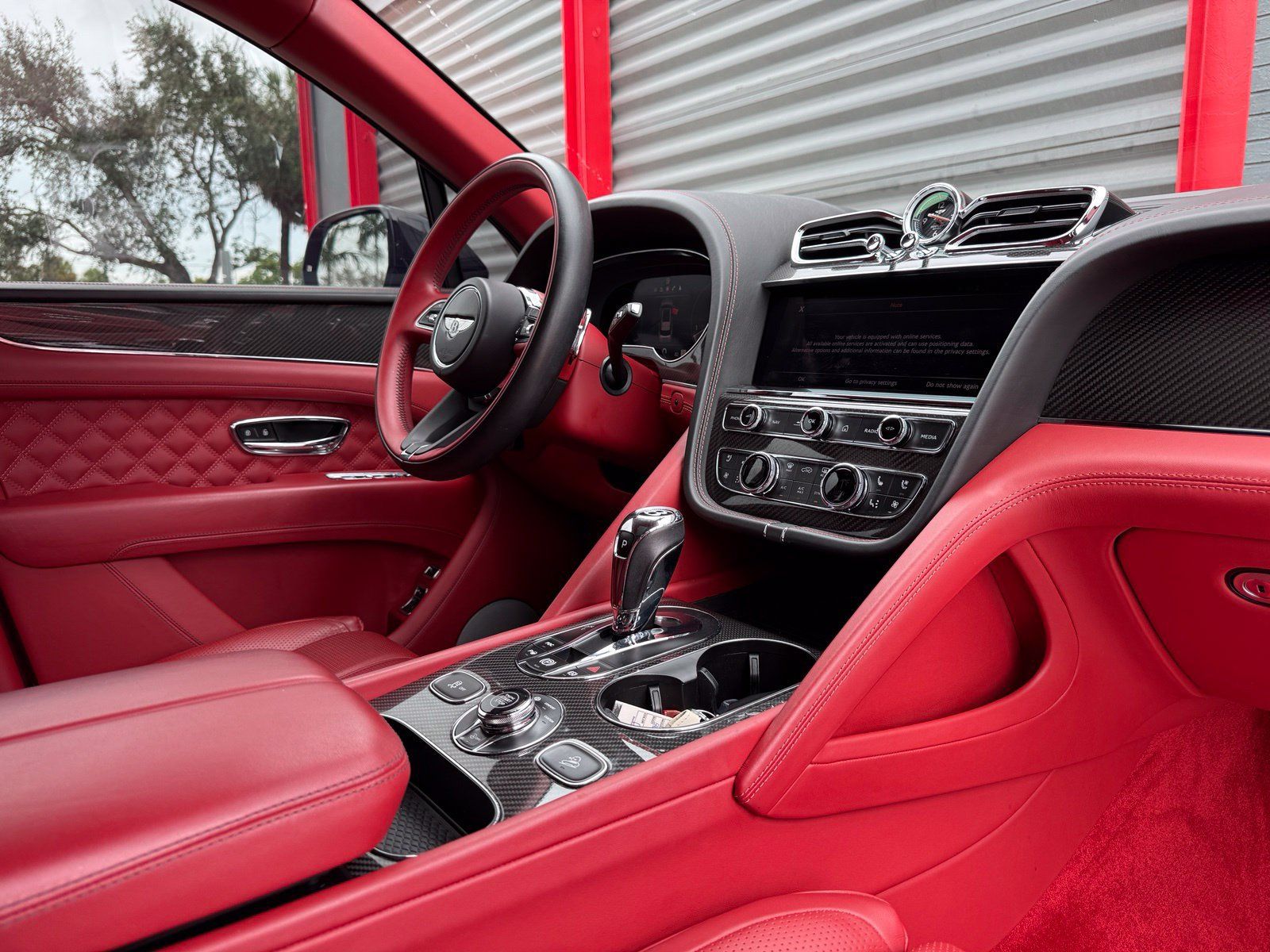 Used 2021 Bentley Bentayga AWD/4WD image 35
