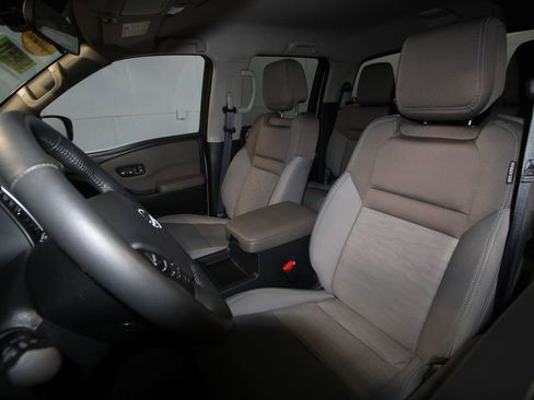 Used 2023 Nissan Frontier SV w/ SV Convenience Package image 4