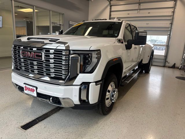 Used 2025 GMC Sierra 3500 Denali AWD/4WD image 7