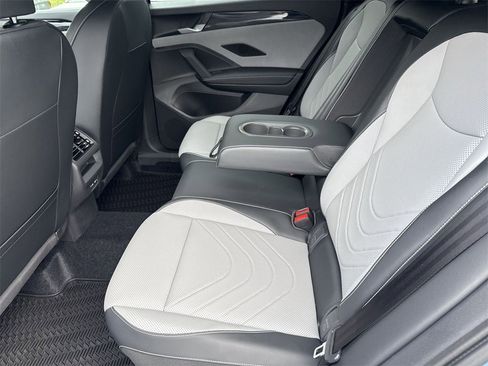 New 2025 Volkswagen Tiguan SE R-Line image 29