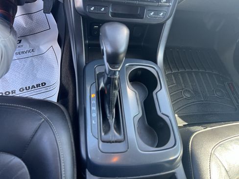 Used 2018 Chevrolet Colorado Z71 AWD/4WD image 21