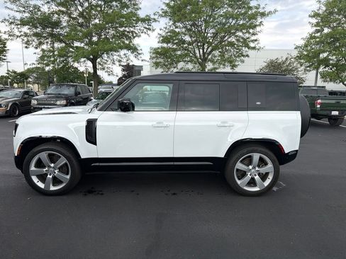 Used 2024 Land Rover Defender 110 X-Dynamic SE AWD/4WD image 2