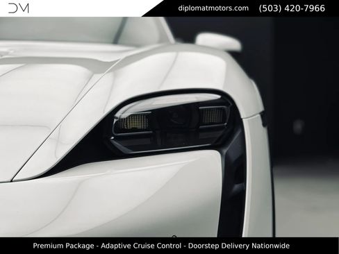 Used 2022 Porsche Taycan 4 Cross Turismo AWD/4WD image 13