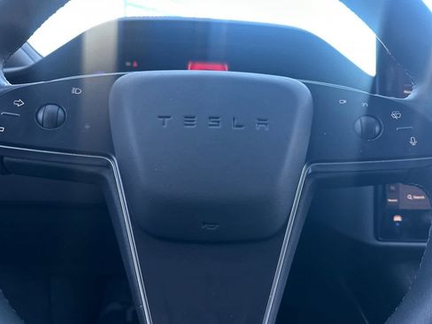 Used 2024 Tesla Model S image 24