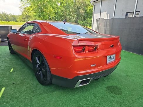 Used 2010 Chevrolet Camaro SS w/ LPO, Ground Effects Package RWD image 7