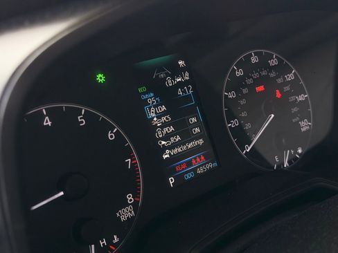 Used 2024 Toyota Corolla SE image 24