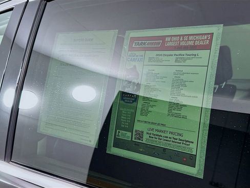 Certified 2024 Chrysler Pacifica Touring-L image 15