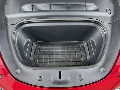 Used 2025 Tesla Model Y Long Range image 31