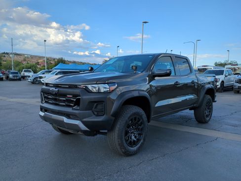 Used 2025 Chevrolet Colorado Trail Boss AWD/4WD image 7