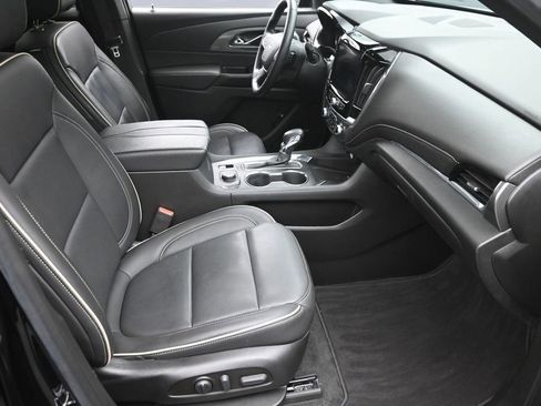 Used 2023 Chevrolet Traverse Premier w/ Redline Edition image 7