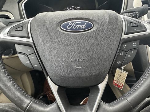 Used 2013 Ford Fusion SE image 16