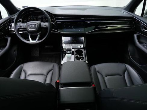 Certified 2025 Audi Q7 2.0T Premium AWD/4WD image 16