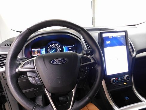 Used 2024 Ford Edge SEL image 7