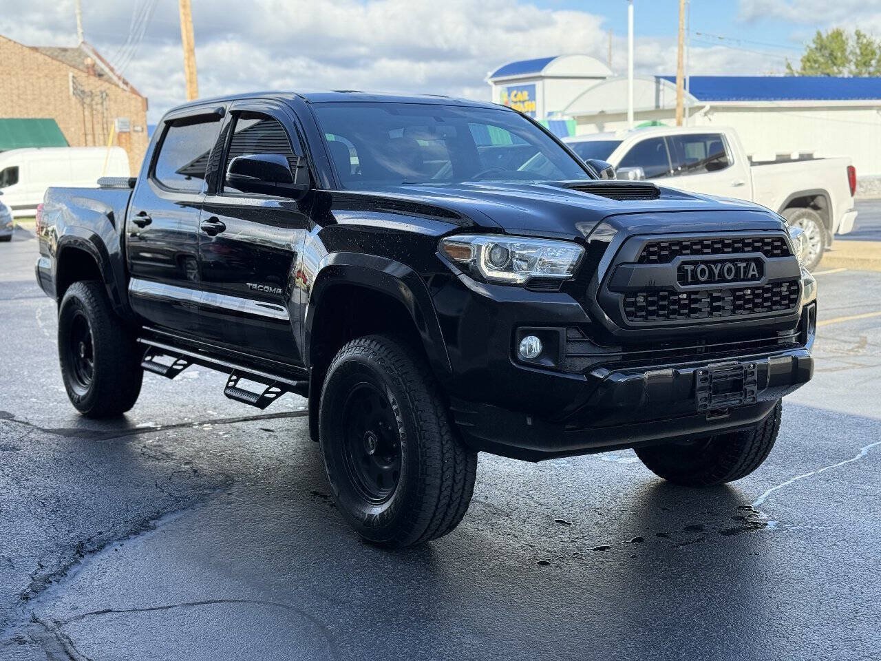 Used 2016 Toyota Tacoma TRD Sport w/ Towing Package AWD/4WD image 3