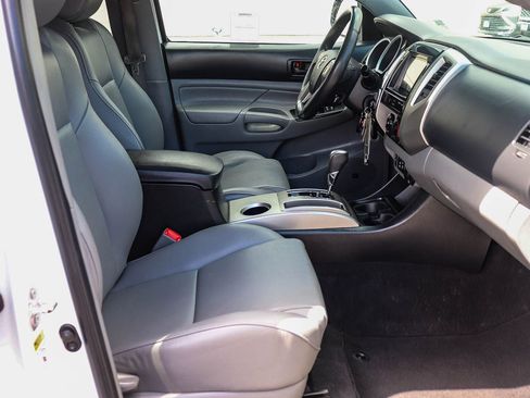 Used 2013 Toyota Tacoma 4x4 Double Cab w/ Limited Pkg image 20