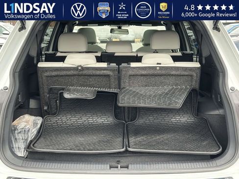 Used 2020 Volkswagen Tiguan SE R-Line w/ 3rd Row Seat Package image 16