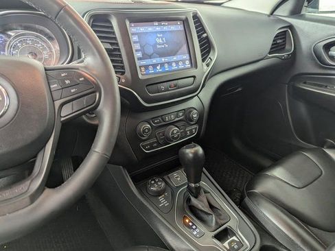 Used 2022 Jeep Cherokee Trailhawk image 15
