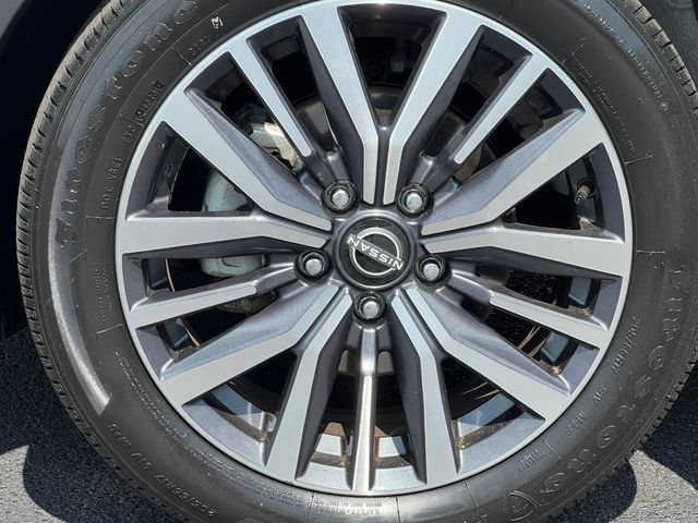 Used 2024 Nissan Kicks SR w/ SR Premium Package FWD image 7