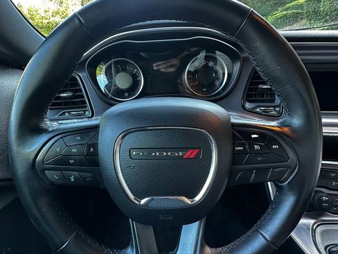 Used 2018 Dodge Challenger SXT RWD image 29