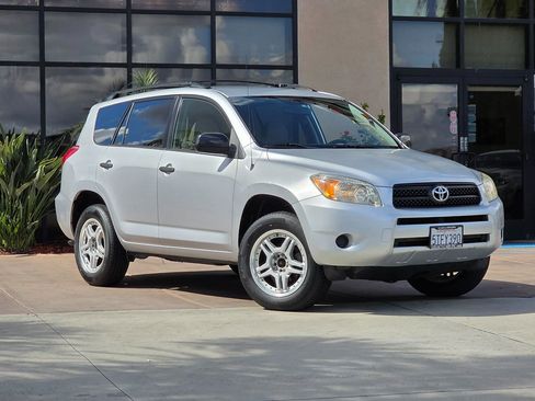 Used 2006 Toyota RAV4 2WD image 3