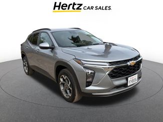 Used 2025 Chevrolet Trax LT video 1
