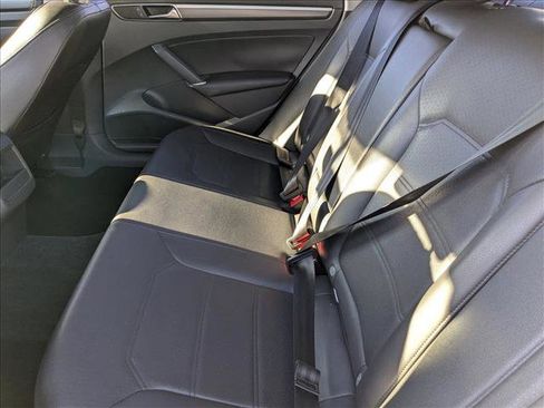 Used 2017 Volkswagen Passat 1.8T R-Line w/ R-Line Lighting Package image 16