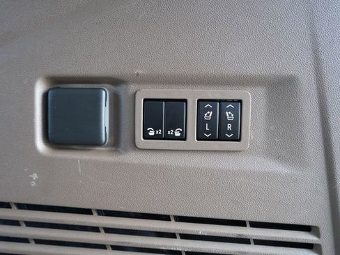 Used 2023 GMC Yukon Denali w/ Advanced Technology Package image 74