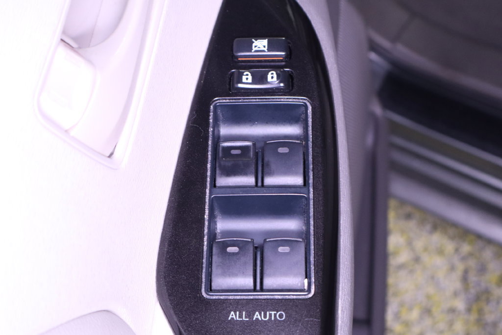 Used 2012 Toyota Sienna LE FWD image 34
