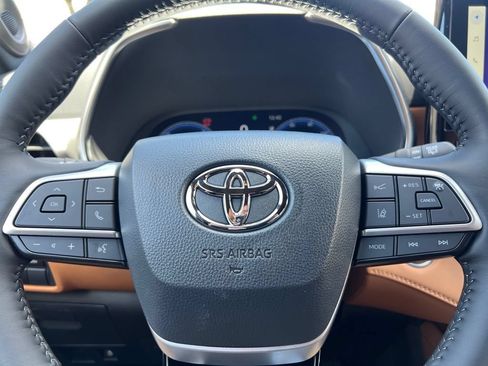 New 2026 Toyota Highlander Platinum AWD/4WD image 28