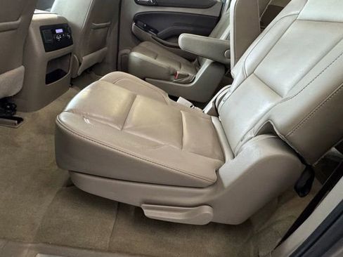Used 2018 Chevrolet Suburban LT w/ Max Trailering Package image 10