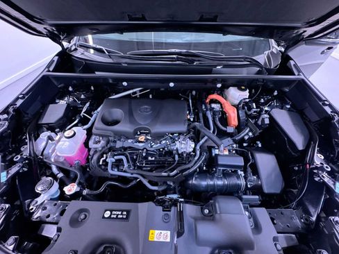 Used 2025 Toyota RAV4 XLE image 11