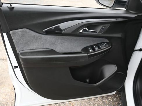 Used 2023 Chevrolet TrailBlazer LS image 10