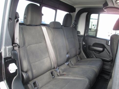 Used 2020 Jeep Gladiator Sport w/ Quick Order Package 24S image 17