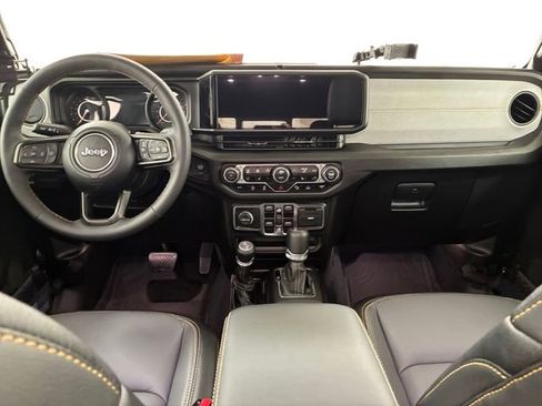 Used 2024 Jeep Gladiator Sport AWD/4WD image 20