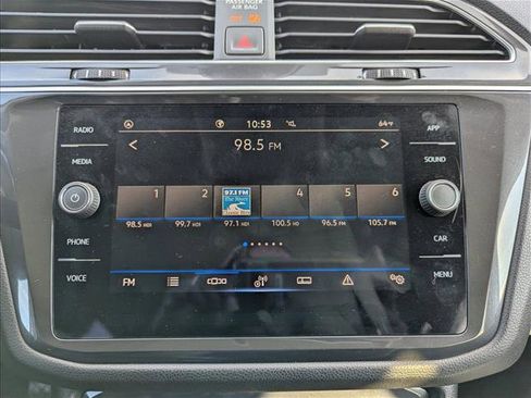 Used 2024 Volkswagen Tiguan SE image 17