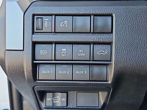 Used 2024 Toyota Tacoma TRD Off-Road w/ TRD Off Road Premium Package AWD/4WD image 27