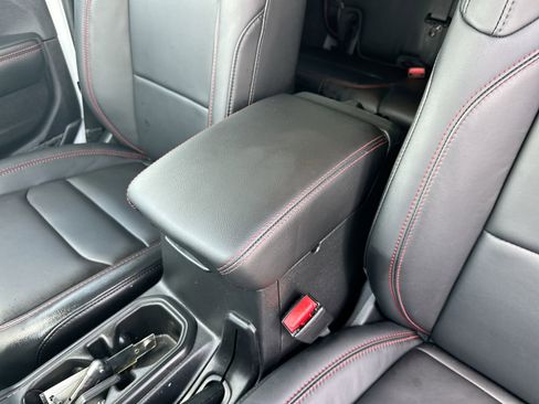 Used 2024 Jeep Wrangler Unlimited Rubicon AWD/4WD image 22