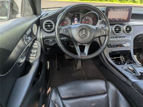 Used 2018 Mercedes-Benz GLC 300 4MATIC w/ Multimedia Package image 30
