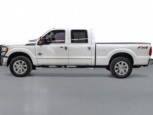 Used 2016 Ford F250 Lariat w/ Lariat Interior Package image 9