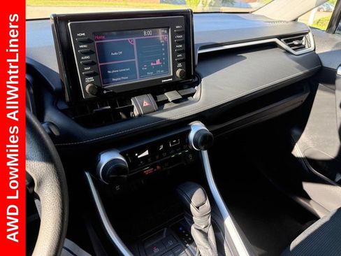 Used 2022 Toyota RAV4 LE AWD/4WD image 25