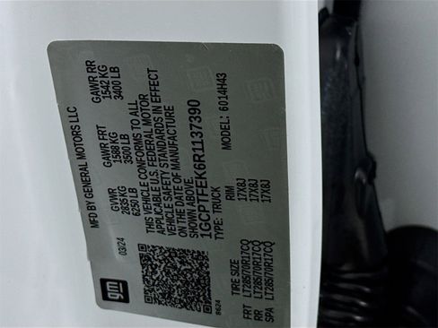 Used 2024 Chevrolet Colorado ZR2 image 25