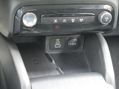Certified 2025 Ford Escape Platinum AWD/4WD image 12