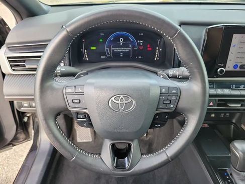 Used 2025 Toyota Camry SE FWD image 24