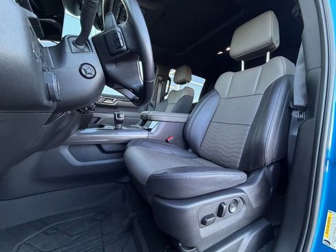 Used 2023 Chevrolet Silverado 1500 ZR2 w/ Technology Package image 6