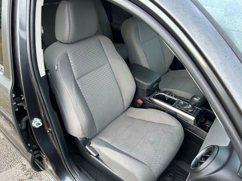 Used 2022 Toyota Tacoma SR5 w/ Technology Package image 15