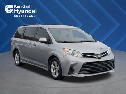 Used 2018 Toyota Sienna LE