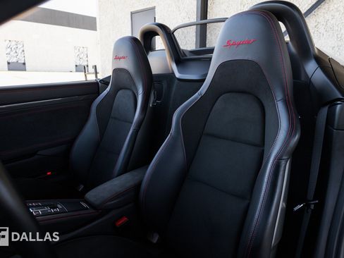 Used 2022 Porsche 718 Boxster Spyder RWD image 26