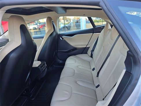 Used 2013 Tesla Model S image 18
