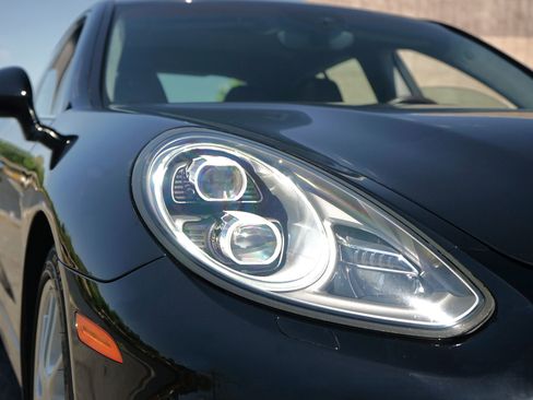 Used 2014 Porsche Panamera AWD/4WD image 6